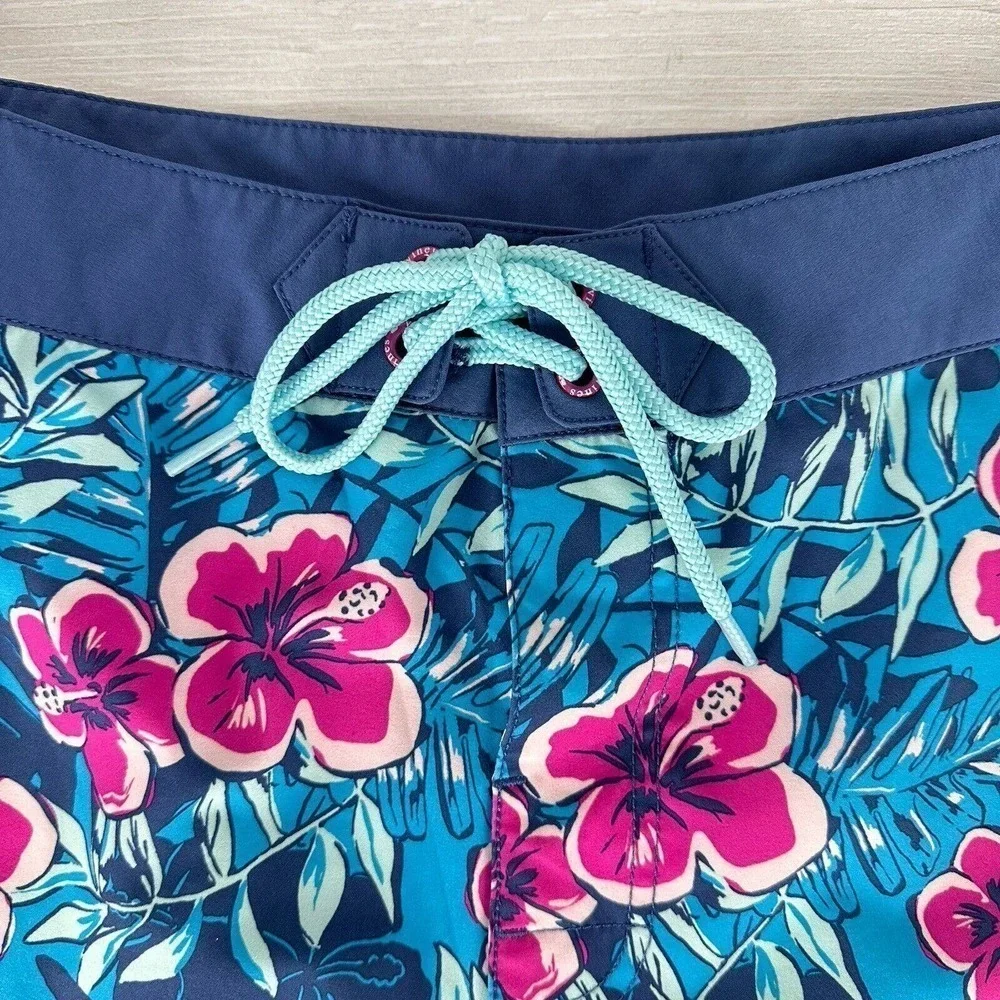 Vineyard Vines Men's Ocean Floral Board Shorts Size 32 Blue Pink Tie Waist Beach